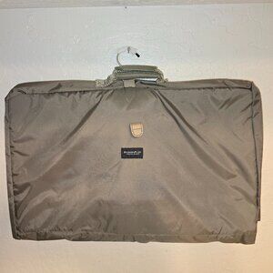 Briggs and Riley Travelware Green Nylon Tri-Fold Carry-On Hanging Garment Bag